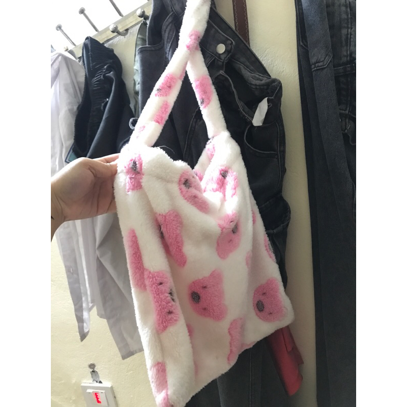 Pass túi lông đeo chéo