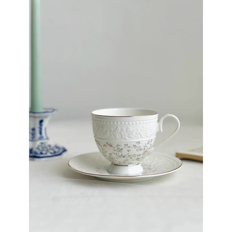 Set tách trà sứ hoa hồng điêu khắc xuất Anh