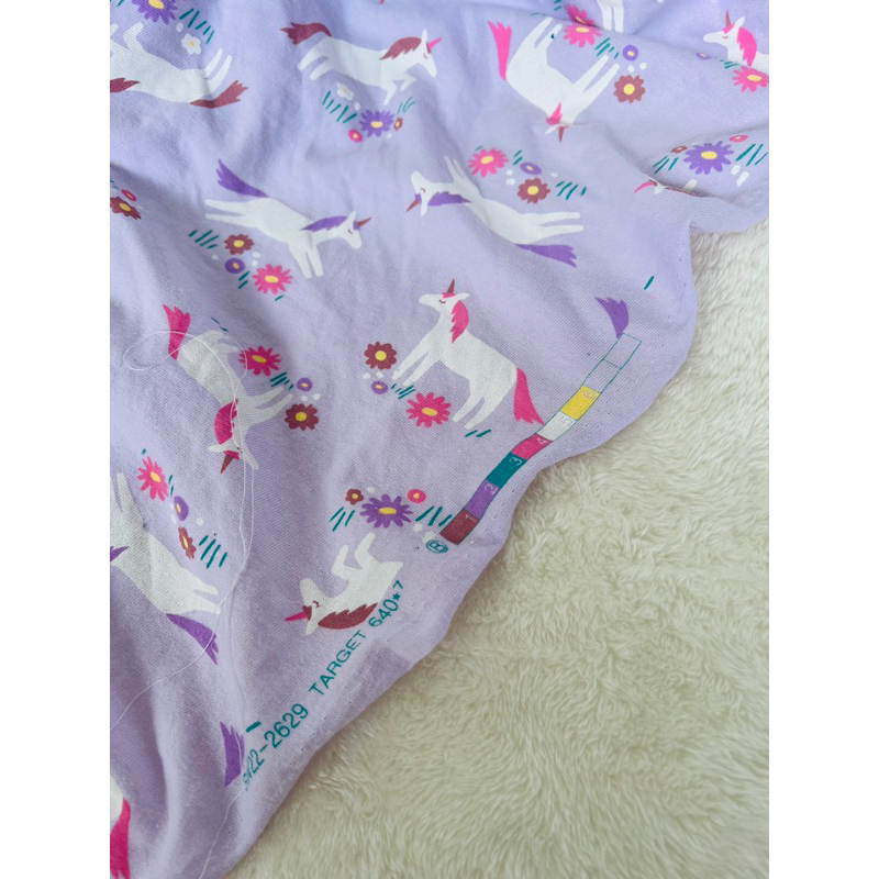 Vải cotton 2c hình ngựa pony nền tím nhạt