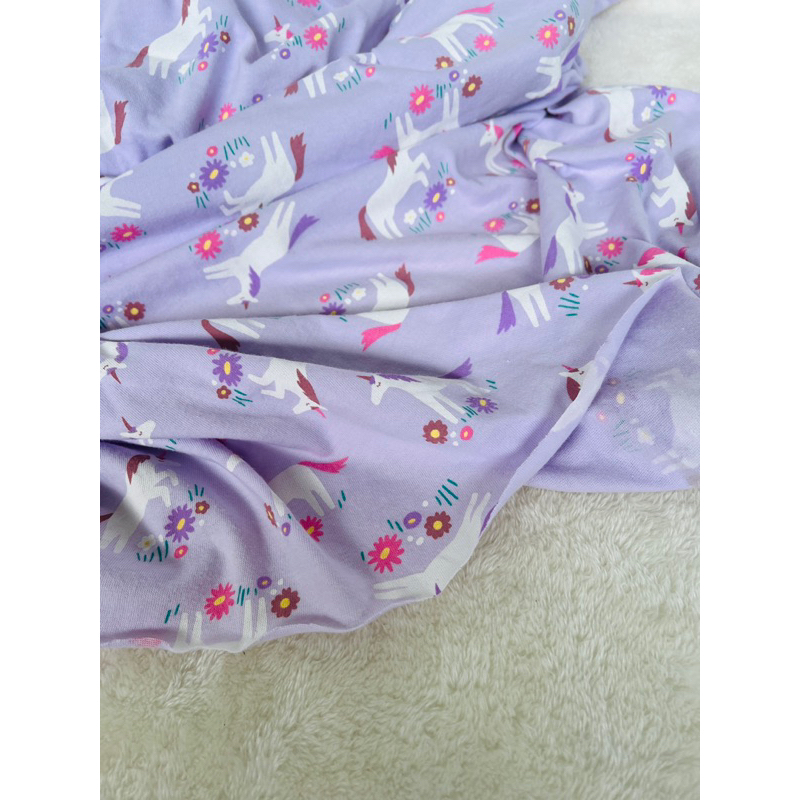 Vải cotton 2c hình ngựa pony nền tím nhạt