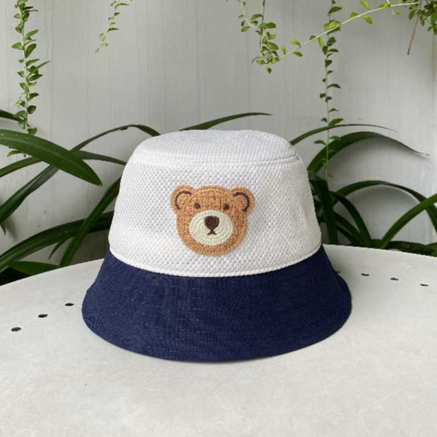 Mũ bucket vành cụp màu trắng thêu gấu CAPMAN CM15