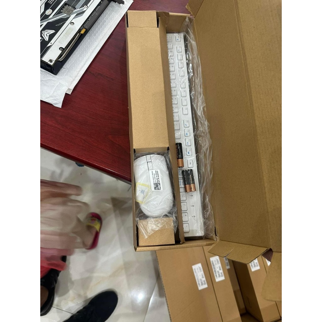 Bộ bàn phim chuột không dây, có dây Dell KM636 bảo hành 12 tháng