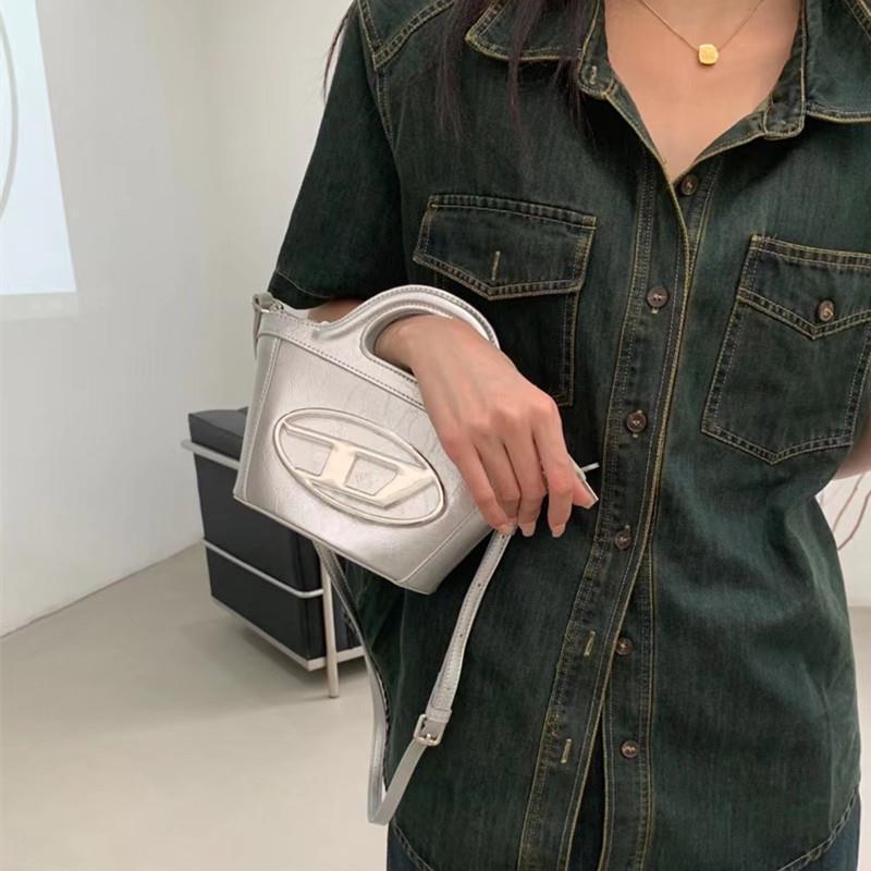 Túi xách nữ, túi đeo chéo thời trang công sở Hàn Quốc đeo chéo hot trend _TÚI QUAI XÁCH CHỮ DDD SIZE 22