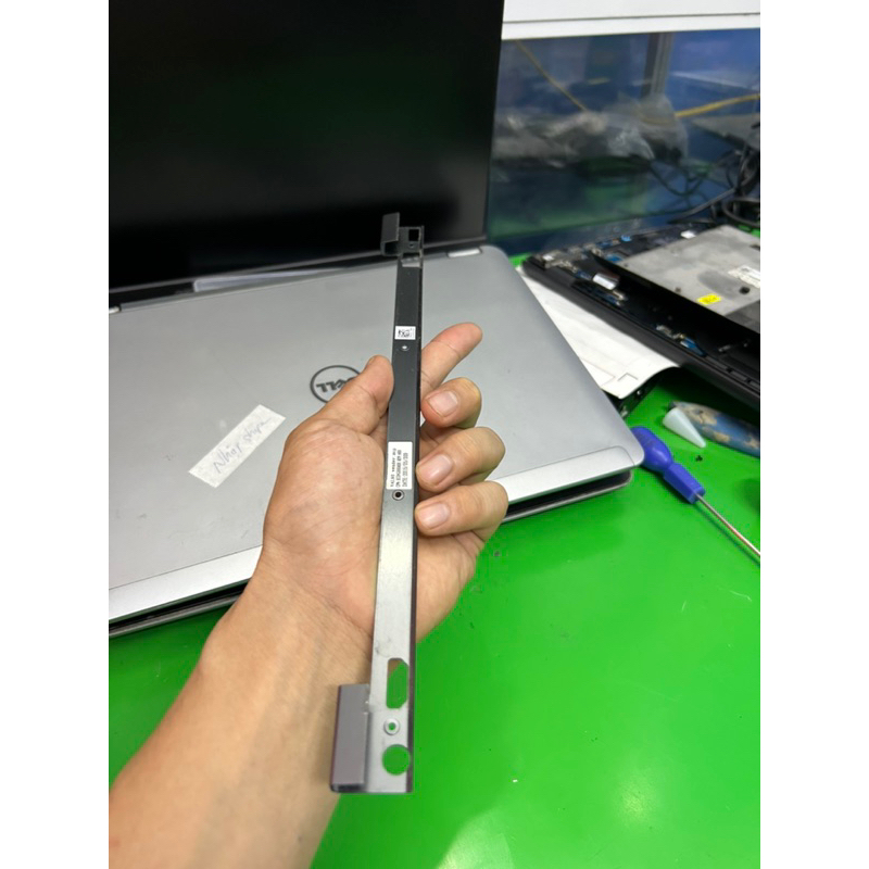 Thanh  che bản lề Laptop Dell E6440 - Bóc máy đẹp