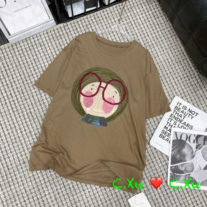 Áo phông cô bé mắt kính hàng QCL1