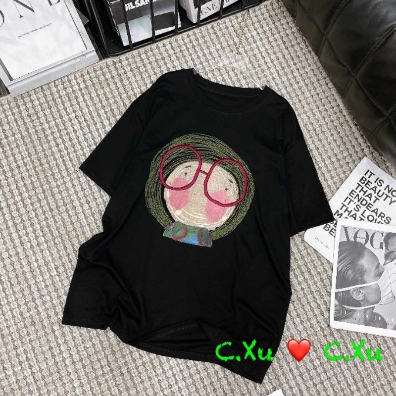 Áo phông cô bé mắt kính hàng QCL1