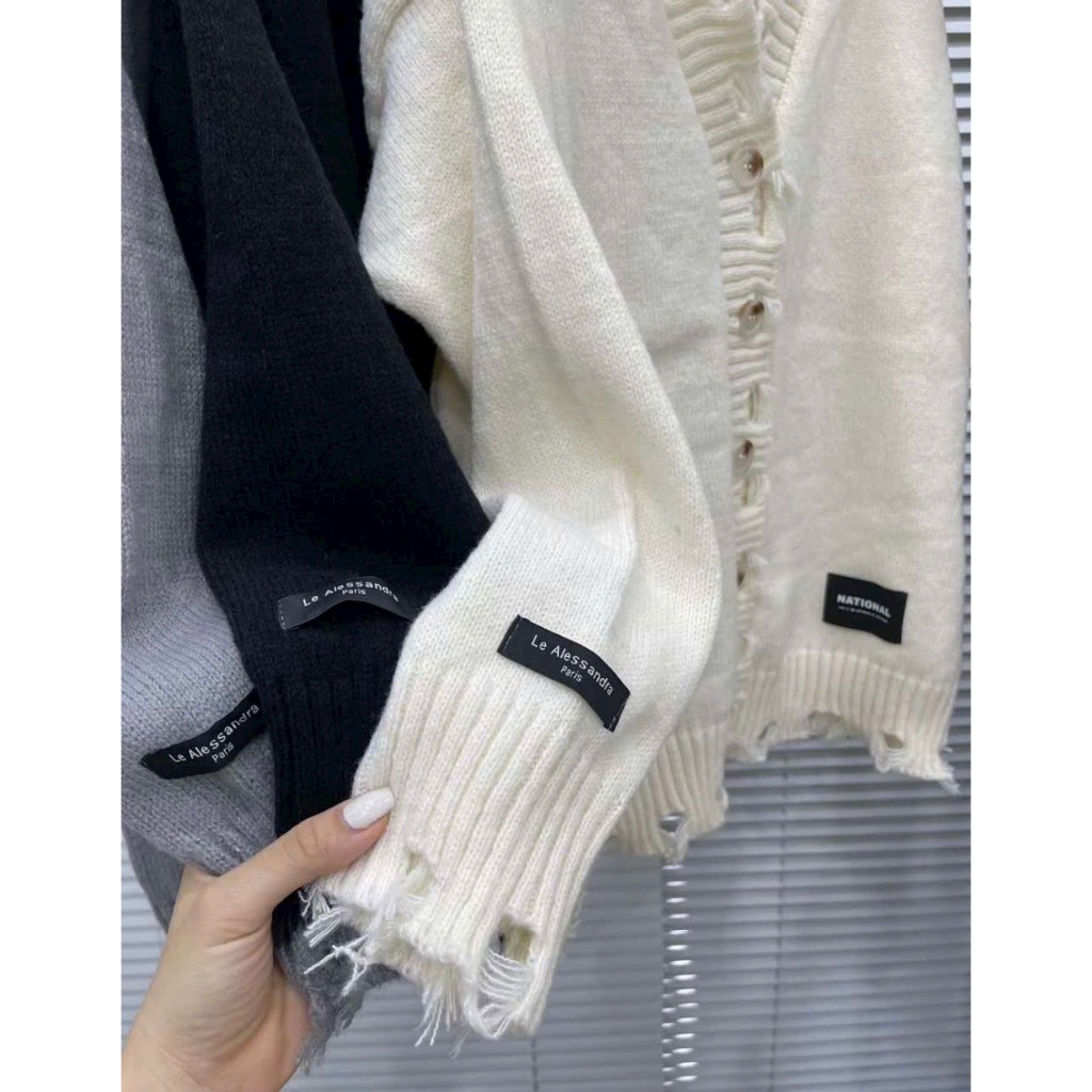 Áo cadigan len rách