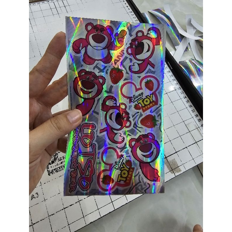Tem logo gấu dâu lotso mini 7 màu 9x18cm dán trang trí xe máy