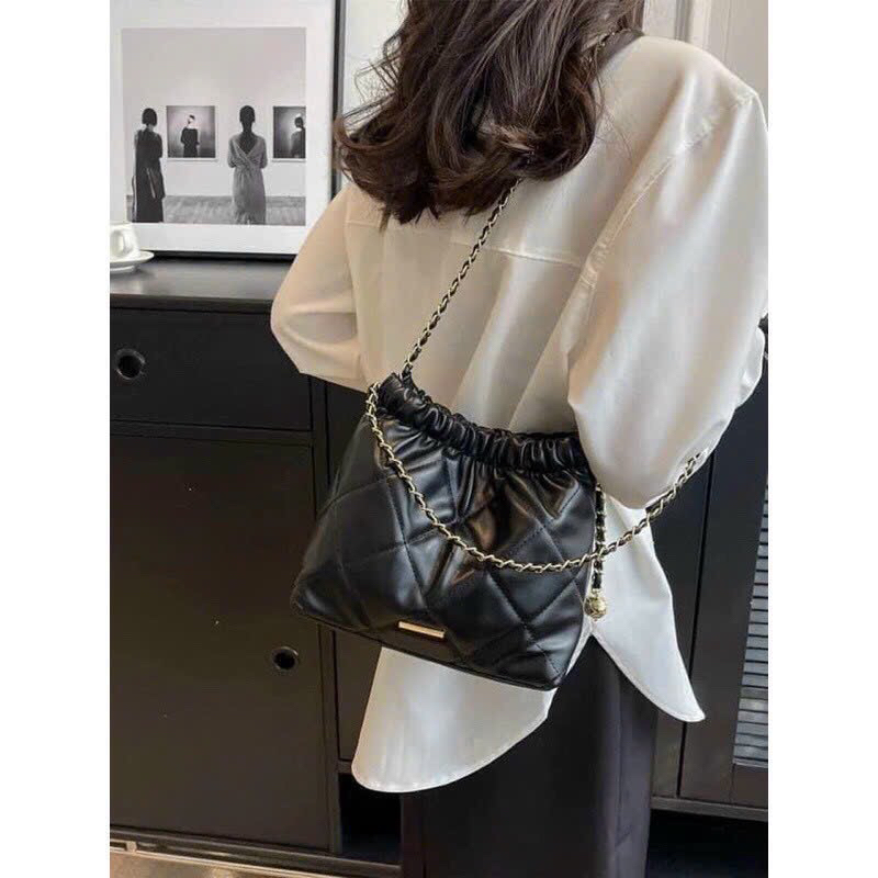 Túi xách nữ da mềm thêu vuông dây rút miệng siêu dễ thương tuixachgiare8686