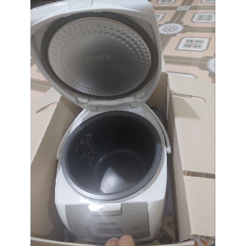 Lòng nồi cơm điện toshiba Rc 18nmf zin chính hãng