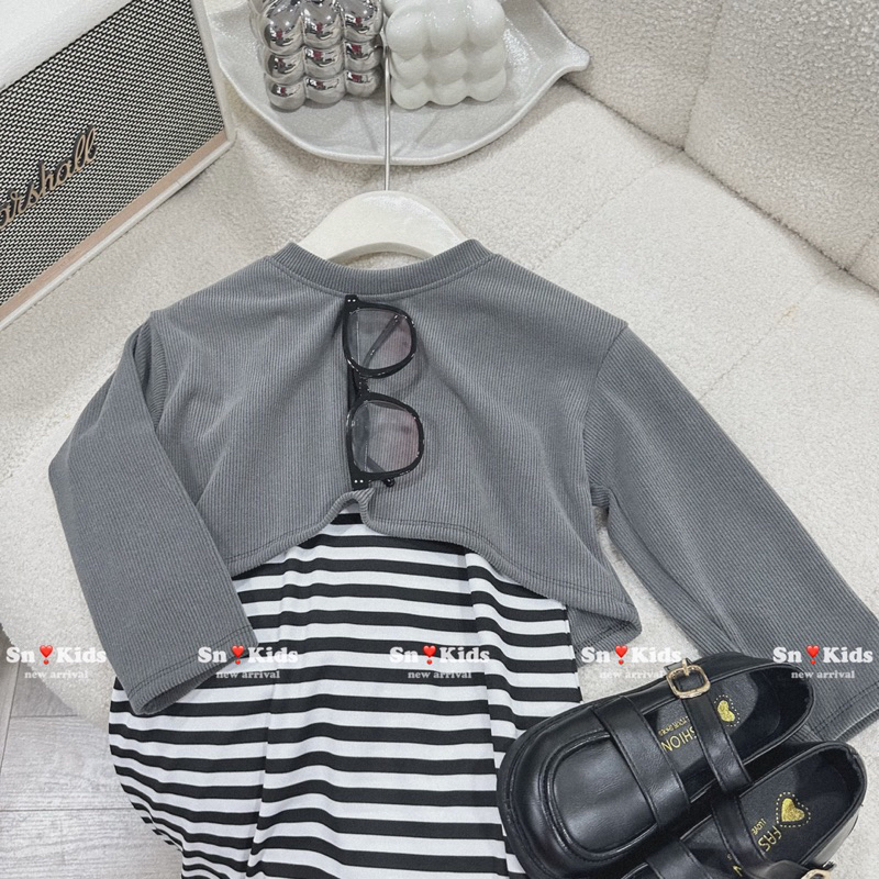 Set váy  sọc 2 dây body kèm áo khoác siêu xinh cho bé gái