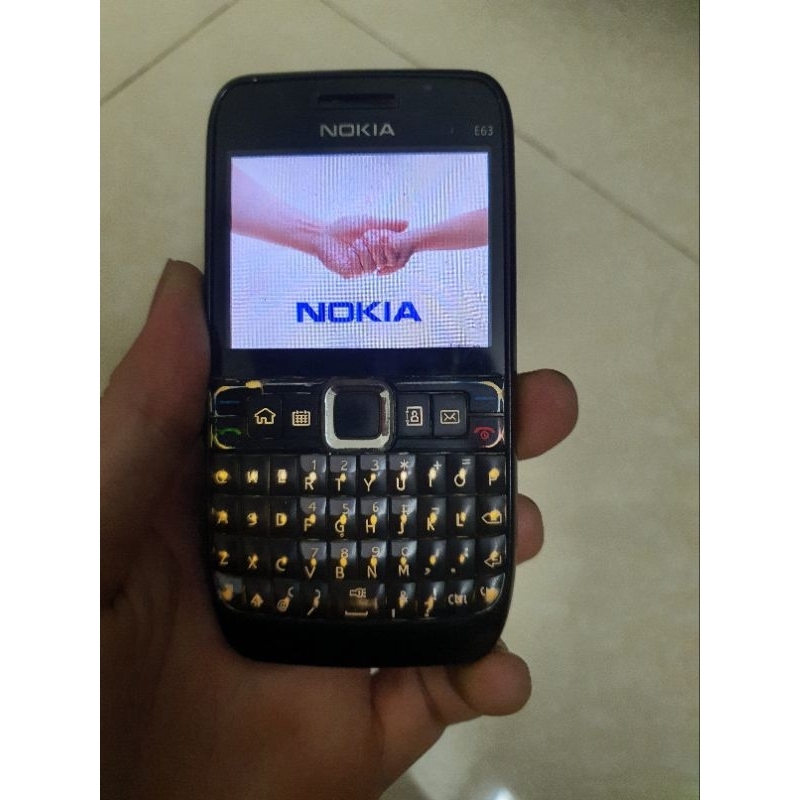 Xác nokia E63
