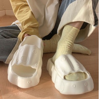 Dép nam nữ hoạ tiết bọt biển phô mai đế cao 5cm