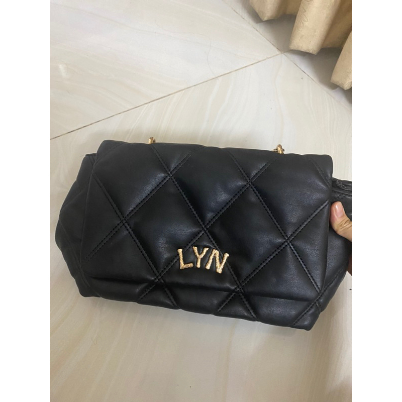Túi Lyn đen chính hãng auth