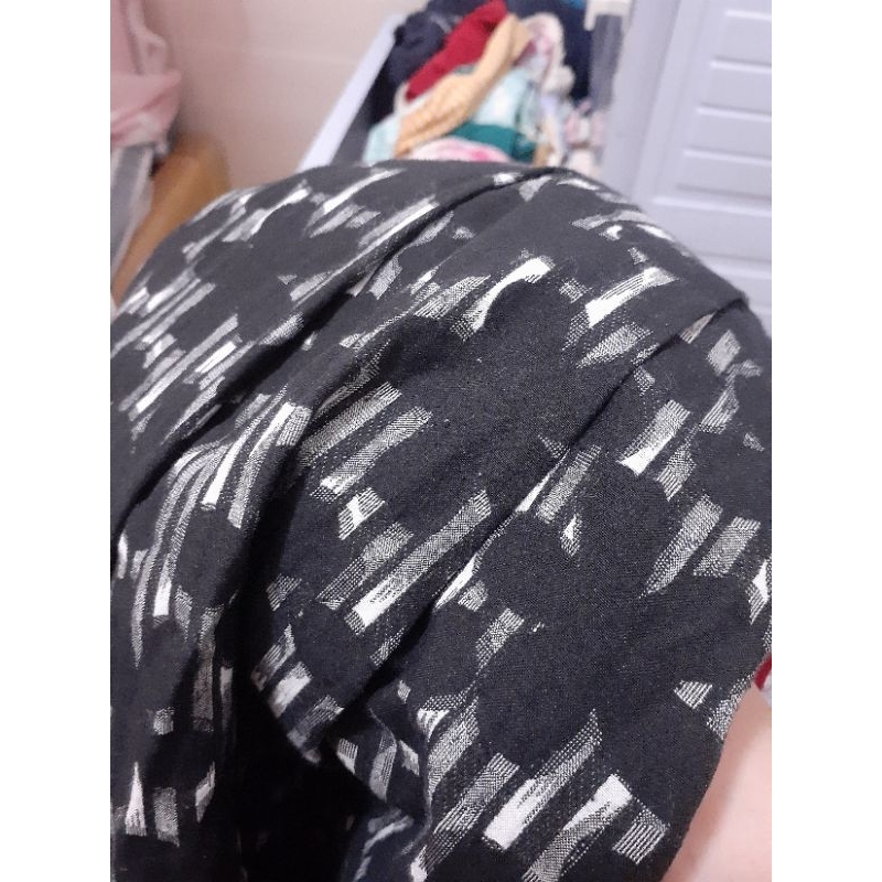 Đầm hoa đen pass