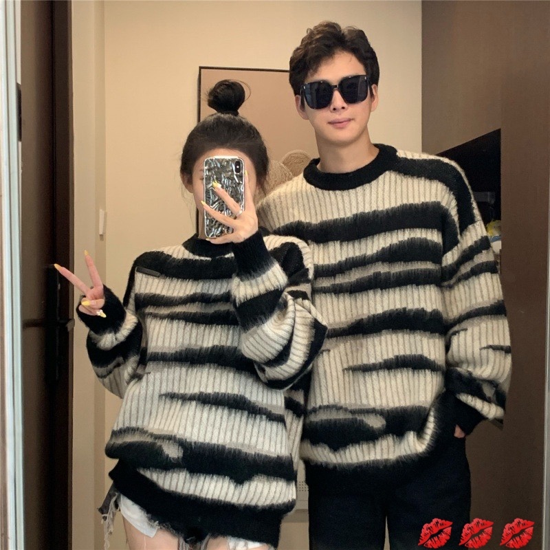 Áo len dài tay họa tiết vằn oversize