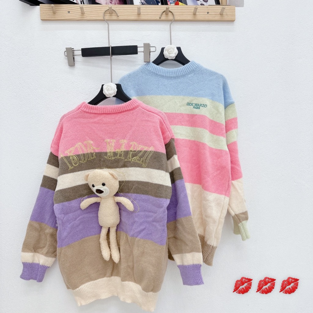 Áo len kẻ màu dài tay oversize kèm gấu sau lưng