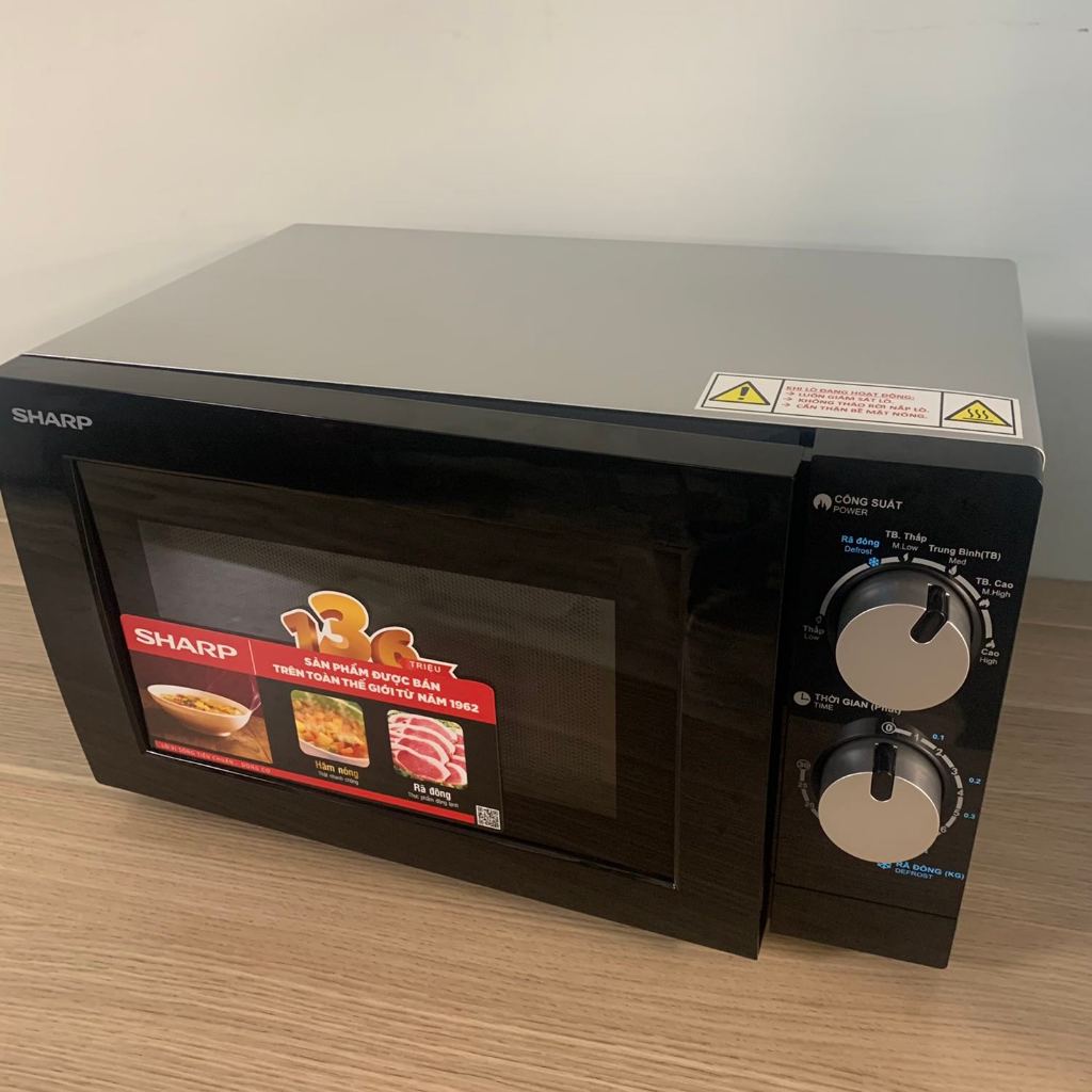 Lò vi sóng Sharp R-208VN-WS 20 lít, không nướng, mặt đen, chính hãng, bảo hành 12 tháng