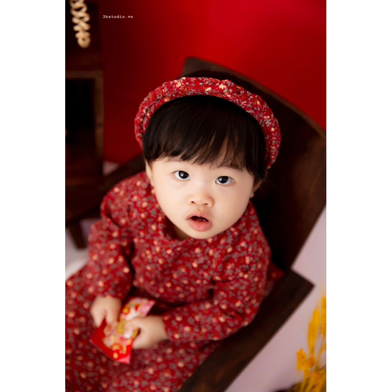 Áo Dài Nhung Tăm Hoa Nhí Kèm Cài Tóc Cho Bé Gái