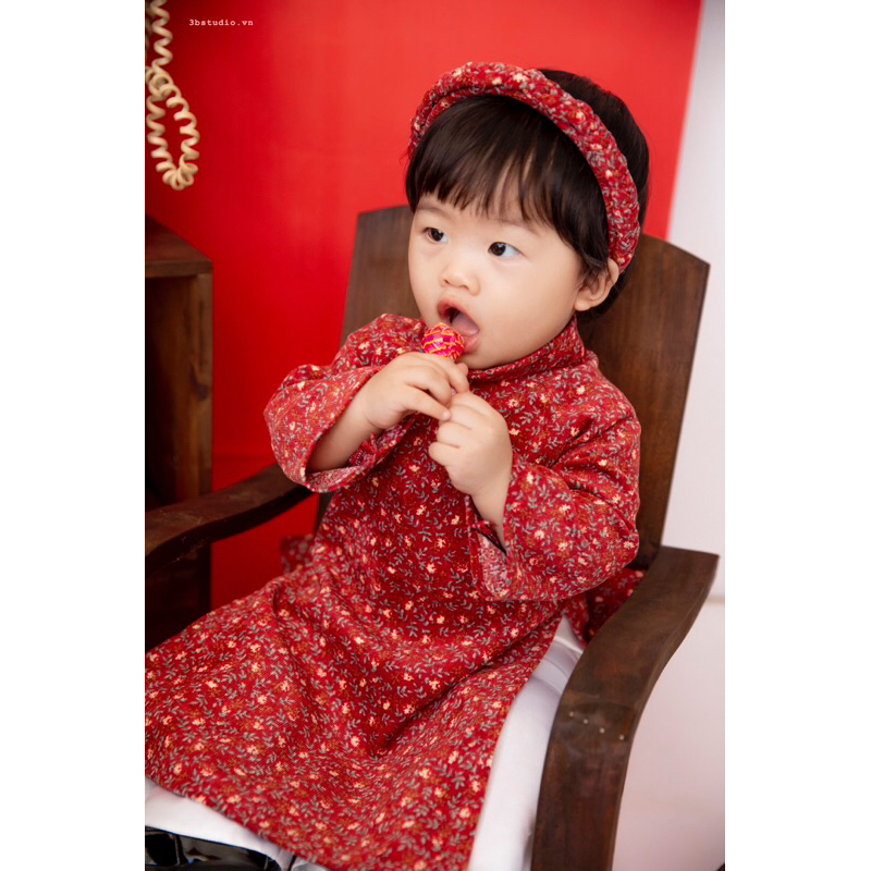 Áo Dài Nhung Tăm Hoa Nhí Kèm Cài Tóc Cho Bé Gái