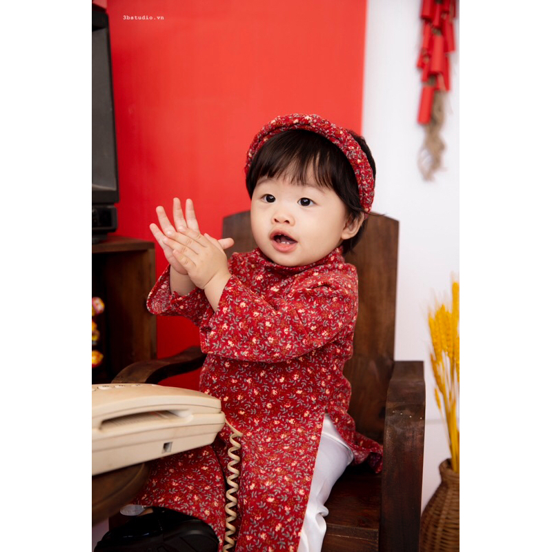Áo Dài Nhung Tăm Hoa Nhí Kèm Cài Tóc Cho Bé Gái