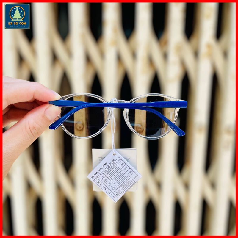 Kính râm trẻ em Reserved size 2-4 tuổi gọng trong, chống UV đeo cực đẹp, đầy đủ tem tag chuẩn Auth