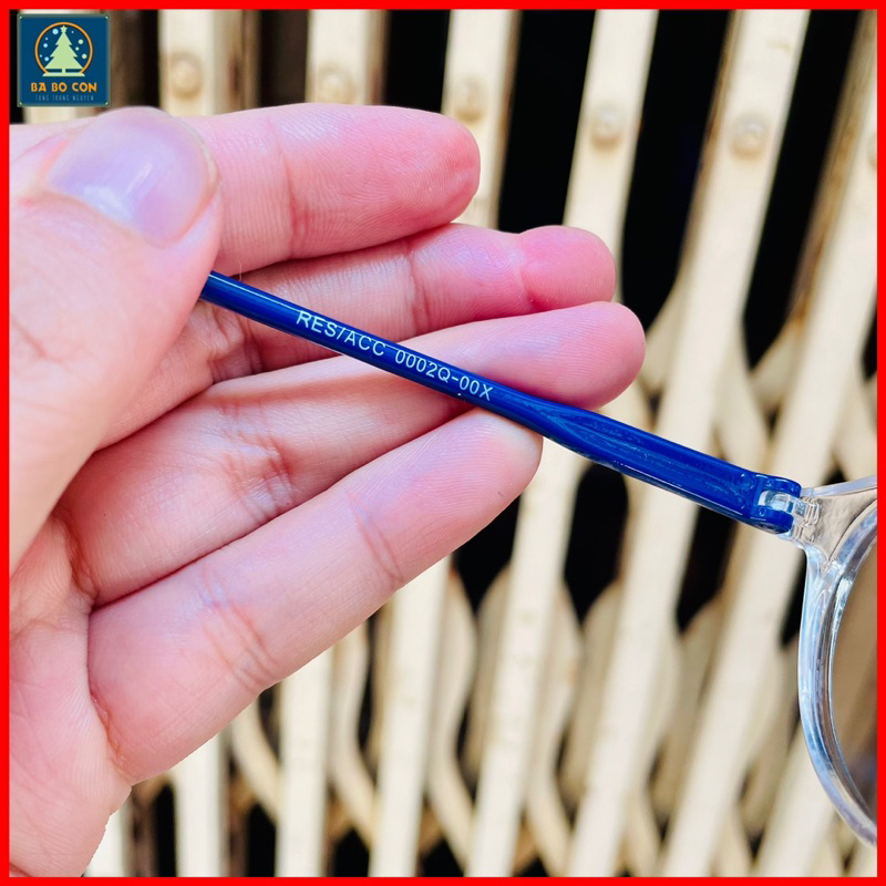 Kính râm trẻ em Reserved size 2-4 tuổi gọng trong, chống UV đeo cực đẹp, đầy đủ tem tag chuẩn Auth