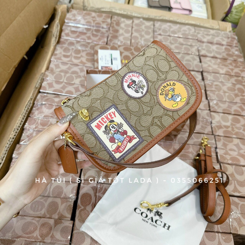 Túi xách Coa ch mickey đeo chéo xinh xắn