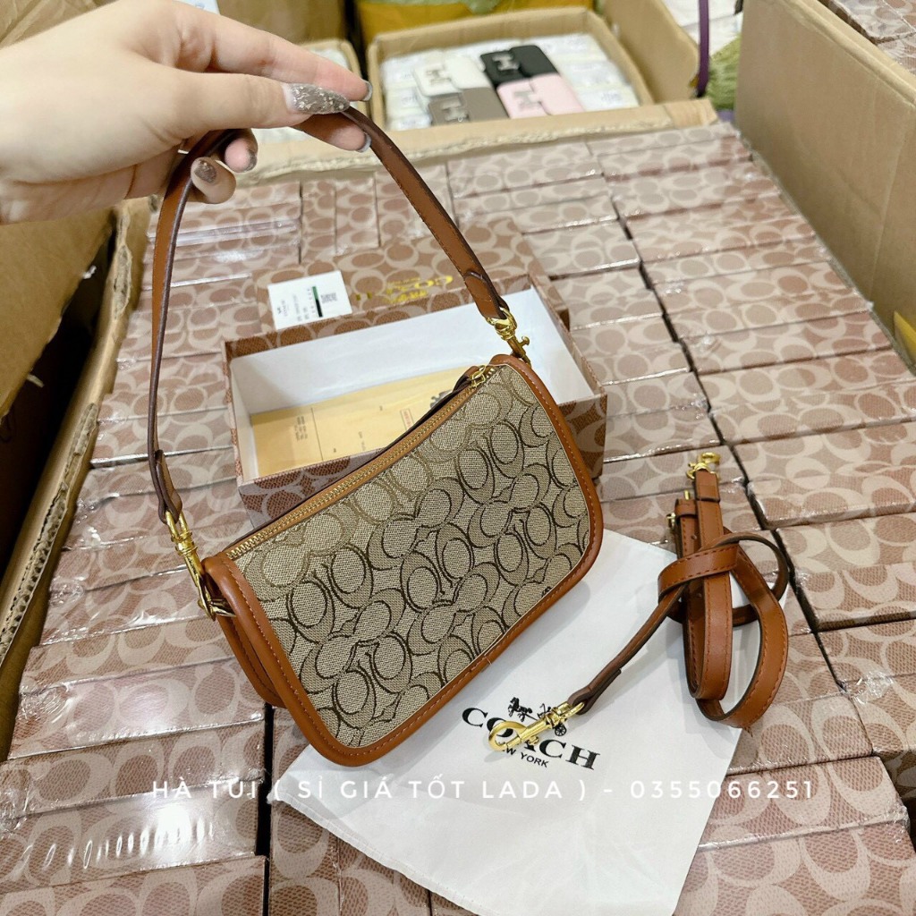 Túi xách Coa ch mickey đeo chéo xinh xắn