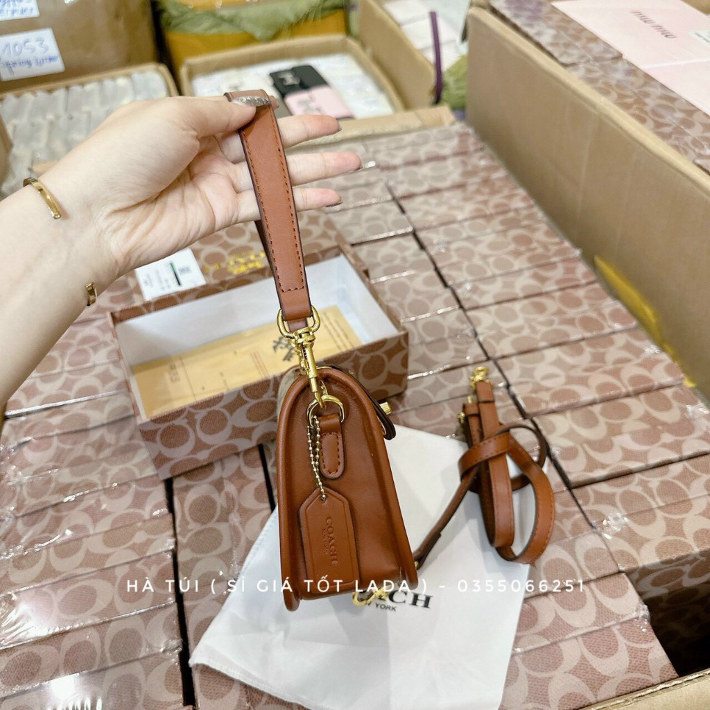 Túi xách Coa ch mickey đeo chéo xinh xắn