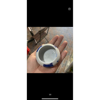 Chén đựng sâu , trứng kiến cho chim