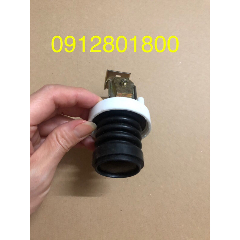 Nấm xả đáy máy giặt liền tay sắt mẫu 2