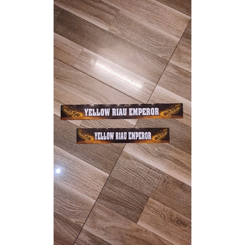 Decal trang trí hồ lóc