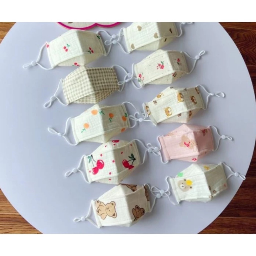 Khẩu trang vải xô muslin organic 3 lớp kháng khuẩn mềm mịn họa tiết xinh cho bé