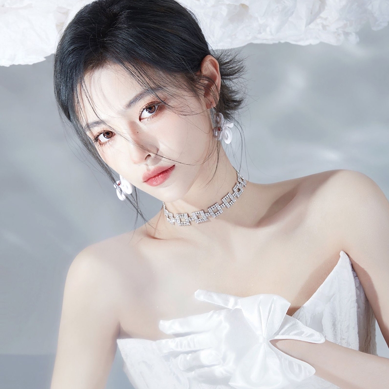 Dây choker ô vuông nhỏ đá lấp lánh sang chảnh CKV97