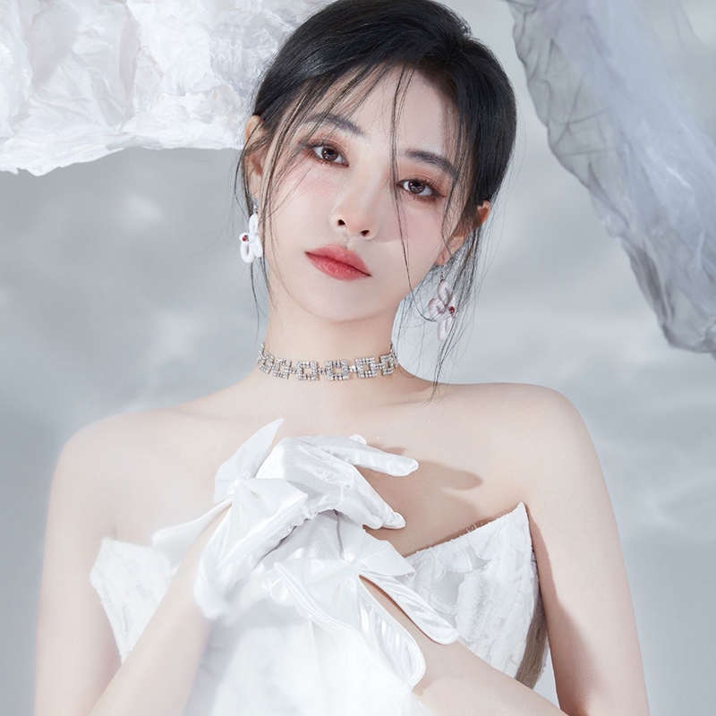 Dây choker ô vuông nhỏ đá lấp lánh sang chảnh CKV97