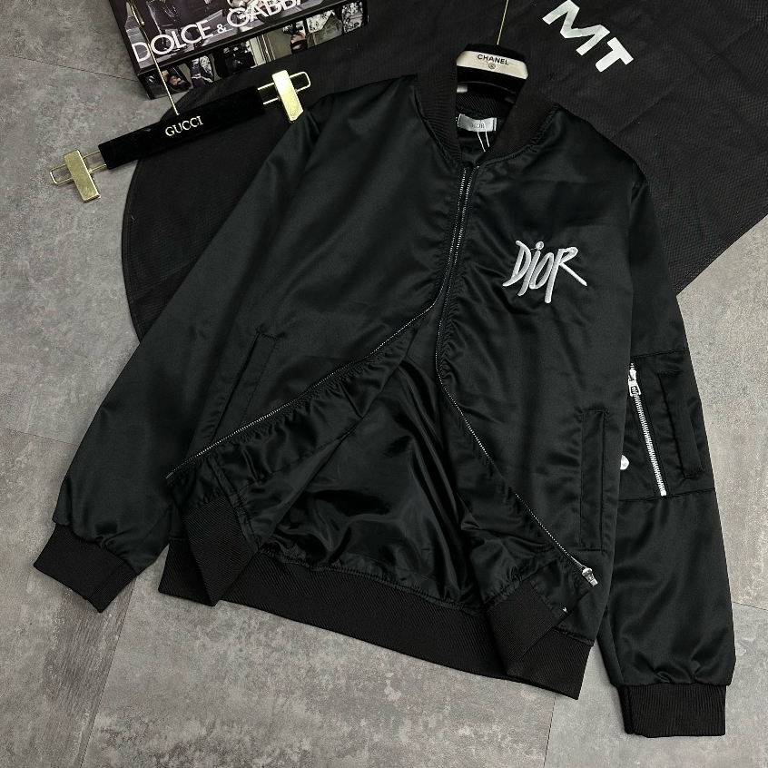 Áo Khoác Gió Bomber Đì O Hai Lớp Họa Tiết Chữ Thêu_Áo Khoác Gió 2 Lớp Hót Neww