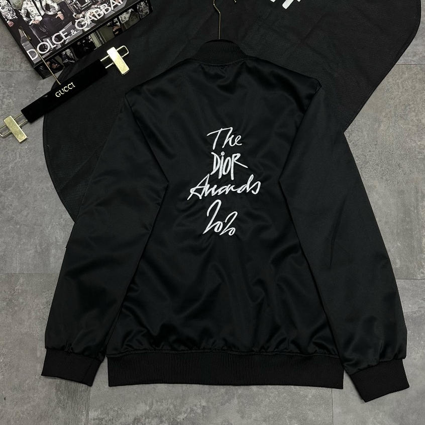 Áo Khoác Gió Bomber Đì O Hai Lớp Họa Tiết Chữ Thêu_Áo Khoác Gió 2 Lớp Hót Neww