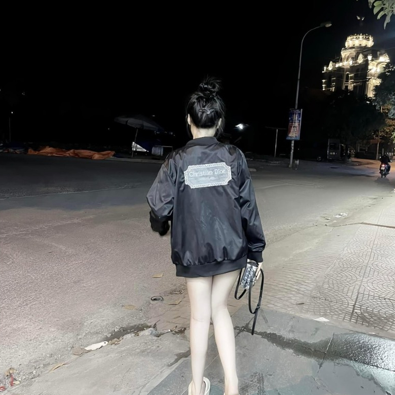 Áo Khoác Gió Bomber Đì O Hai Lớp Họa Tiết Chữ Thêu_Áo Khoác Gió 2 Lớp Hót Neww