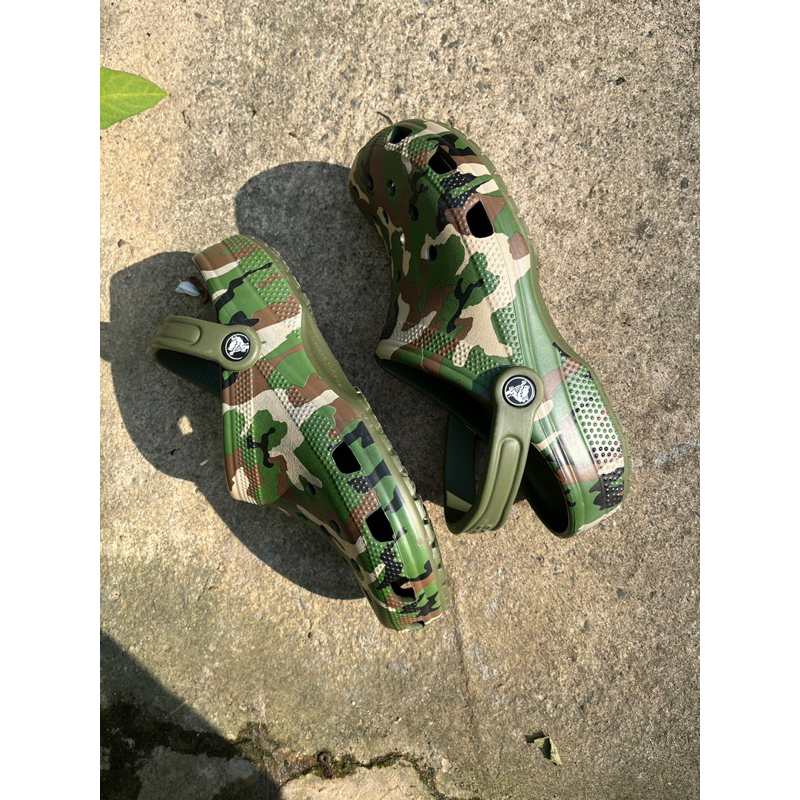 Dép Crocs Chính Hãng lỗi vết cắt, hàng siêu bền, kháng khuẩn chống bị hôi chân màu Camo.