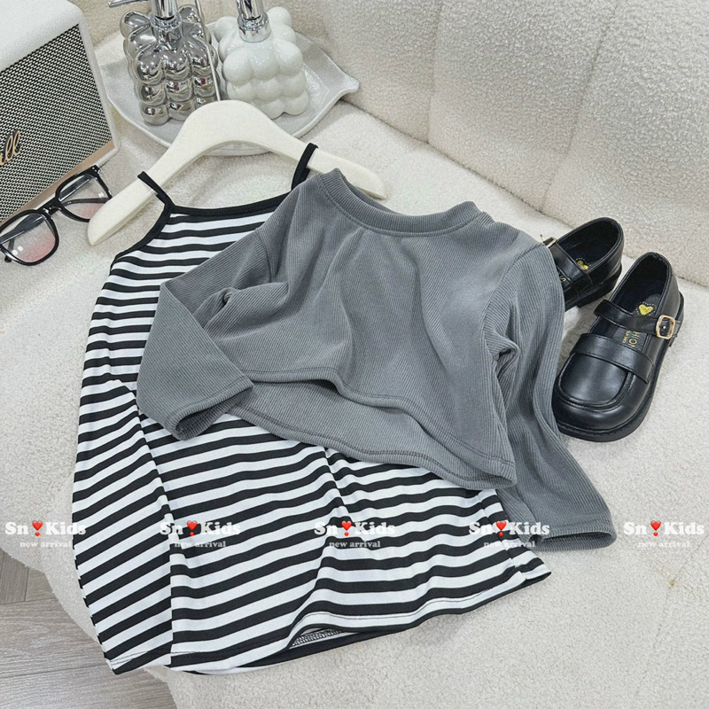 Set áo khoát kèm váy