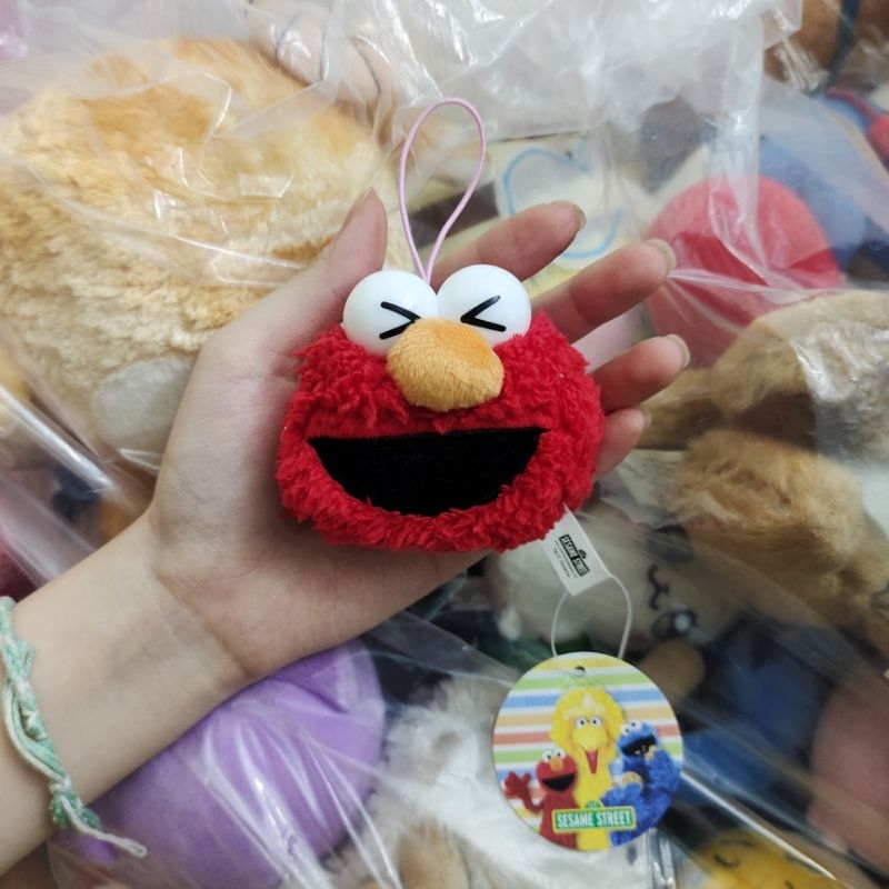 Elmo mắt lòi