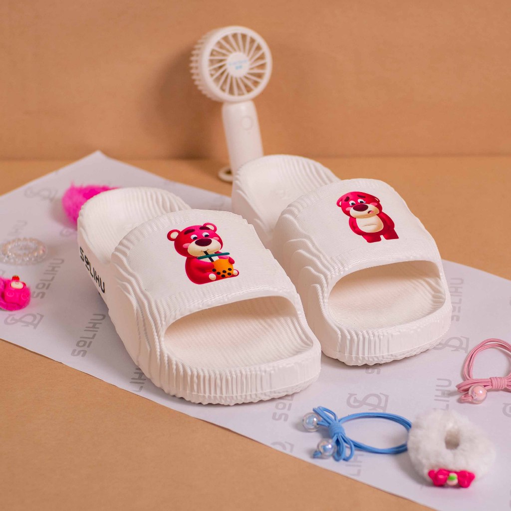 Dép đúc Solihu cao cấp - Gấu dâu Lotso xinh xắn