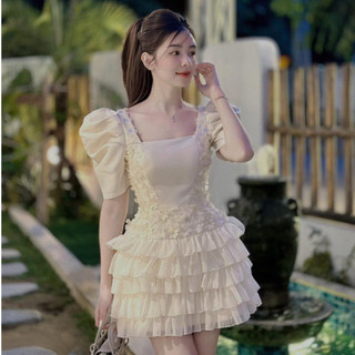 CAILYBOUTIQUE | Đầm tafta cổ vuông tay bồng đính hoa xếp tầng sang chảnh