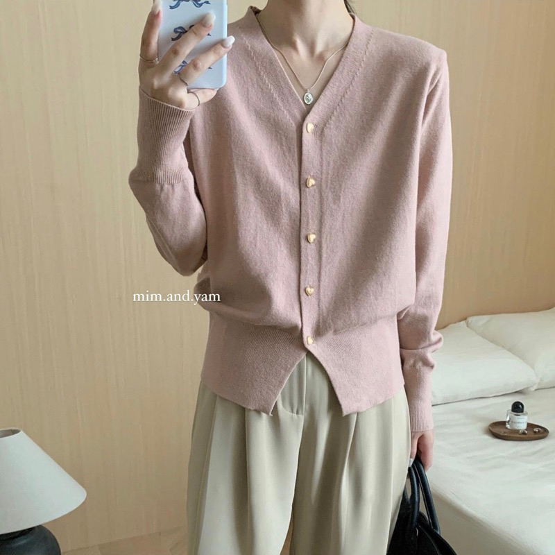 Áo cardigan cúc tim