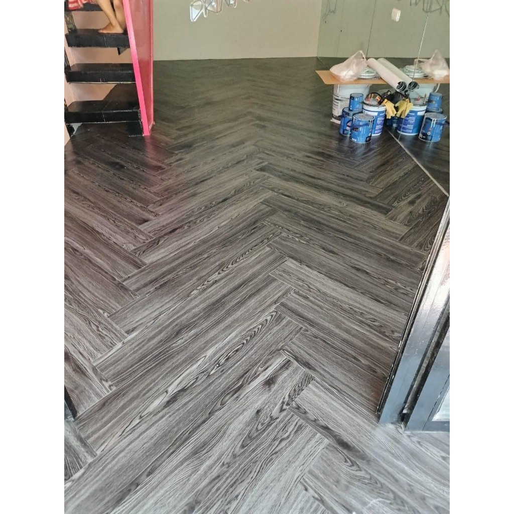 TẤM SÀN NHỰA BÓC DÁN VÂN GỖ CAO CẤP DÀY 2MM