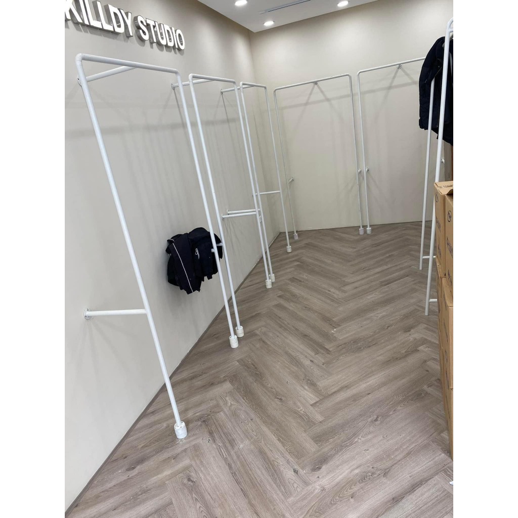 TẤM SÀN NHỰA BÓC DÁN VÂN GỖ CAO CẤP DÀY 2MM