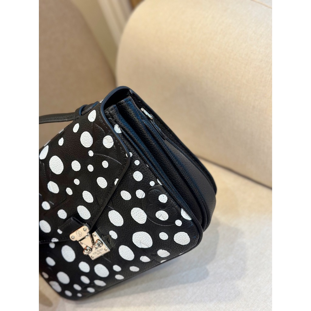 TÚI LV METIS CHẤM BI SZ24