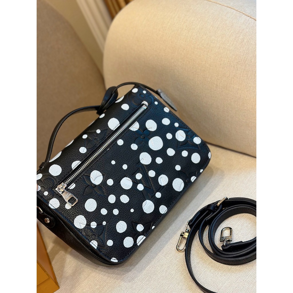 TÚI LV METIS CHẤM BI SZ24