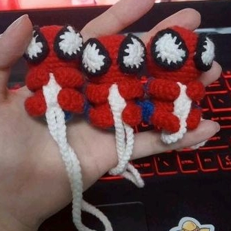 Móc khóa spider man - người nhện đu dây - handmade